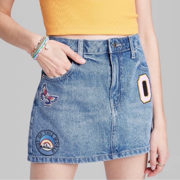 Wild Fable’s Women's Low-Rise Denim Mini Skirt - Medium Wash
Patches Size: 18 - Picture 2 of 11